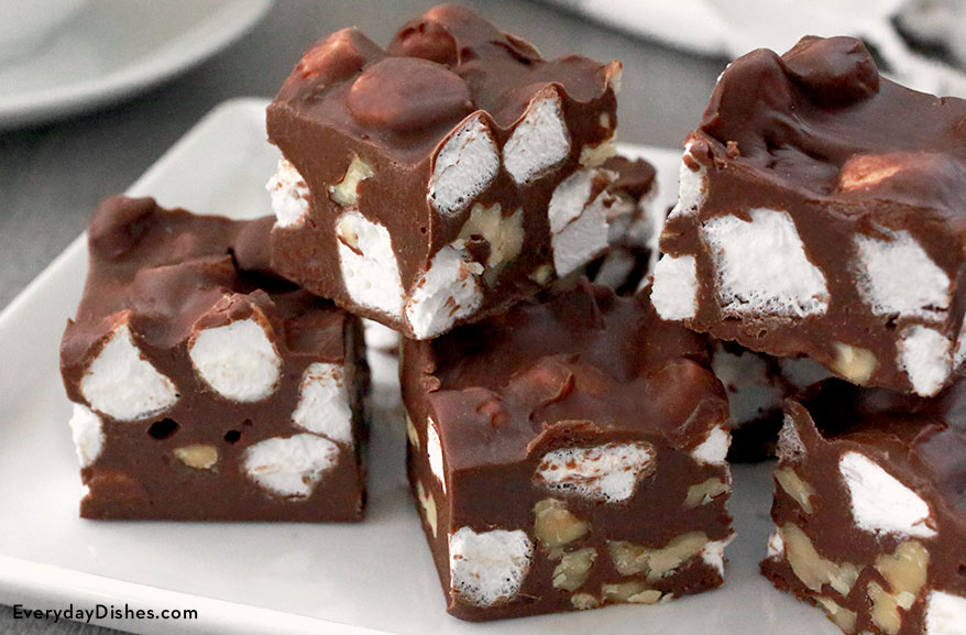 10-Minute Rocky Road Fudge Recipe – Everyday Dishes