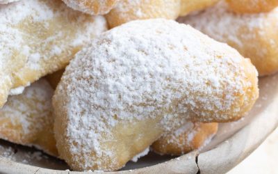 Low Carb Vanillekipferl (Vanilla Crescents)